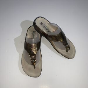 Mephisto Shoes Womens Size 7.5 Gold Leather Thong Wedge Sandals Cork Footbed
